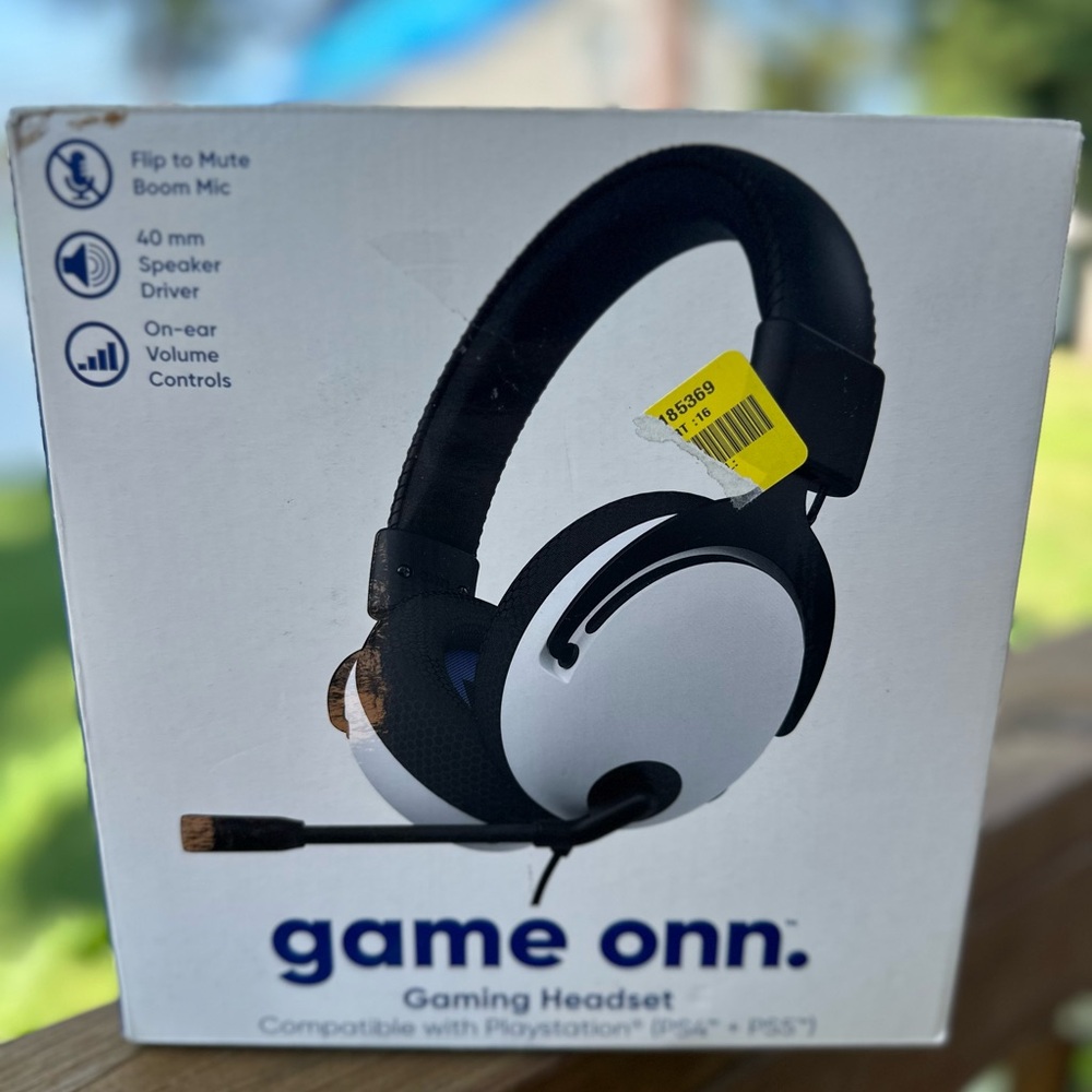 Used Game Onn Black and White Gaming Headset refurbished